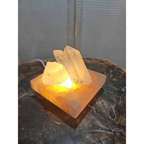 1.24lb Satin spar recharging plate W/ 3pcs Huge Quartz Crystals & Led Light - Picture 12 of 14